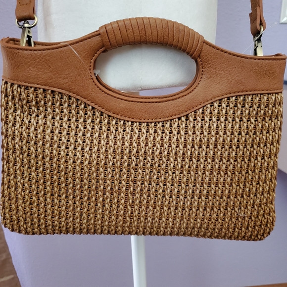 🛑SOLD🛑 Golden Coast woven Crossbody in Brown - Picture 3 of 10